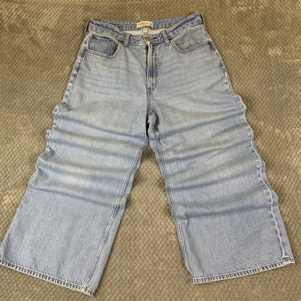 Abercrombie Curve Love Jeans Womens 30 10 Short Light Wash High Rise Wide Leg